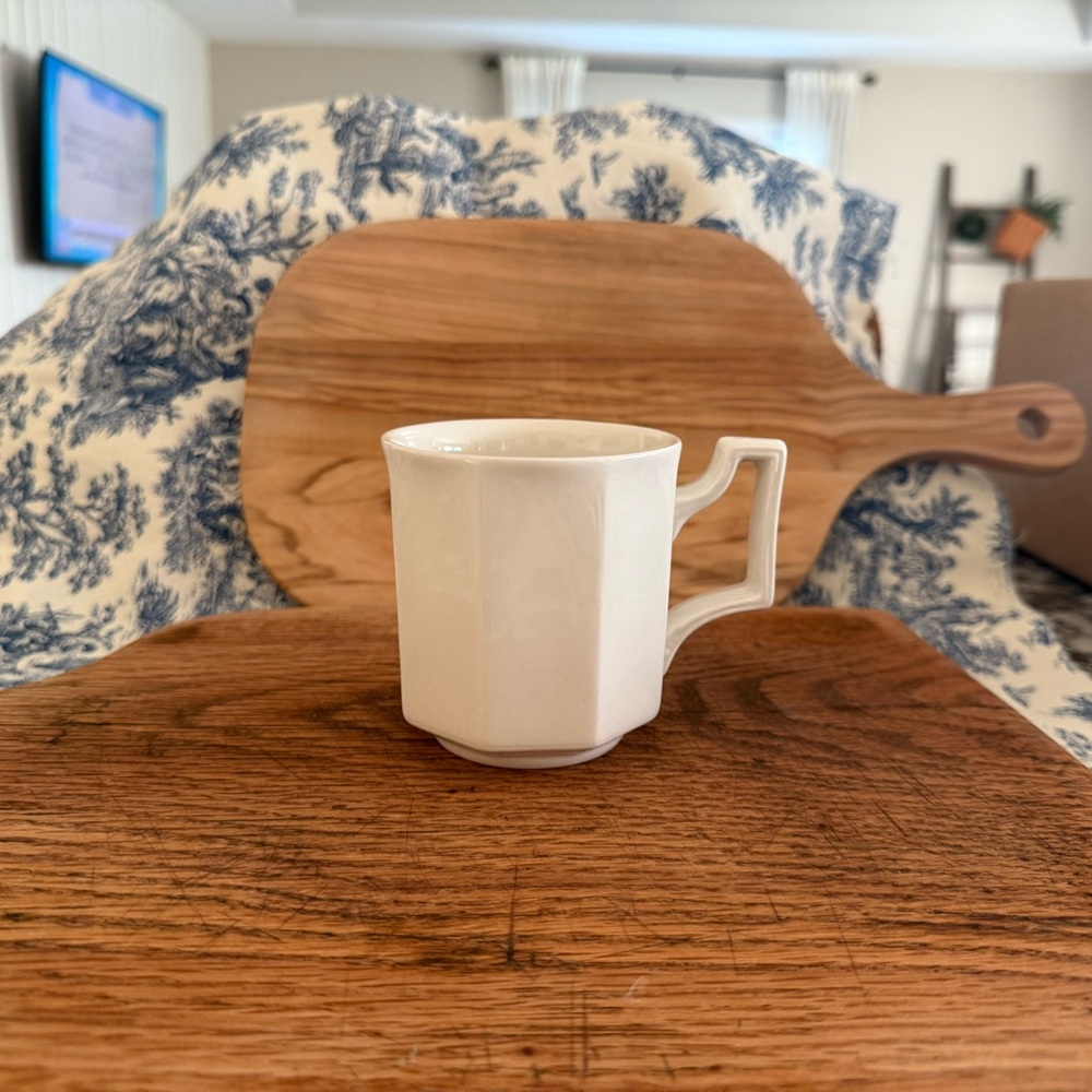 Johnson Brothers Heritage White Ironstone set of 6 coffee cups.
